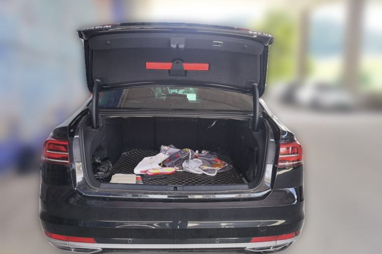 Used Volkswagen Phideon 2021 380TSI Luxury Edition Trunk