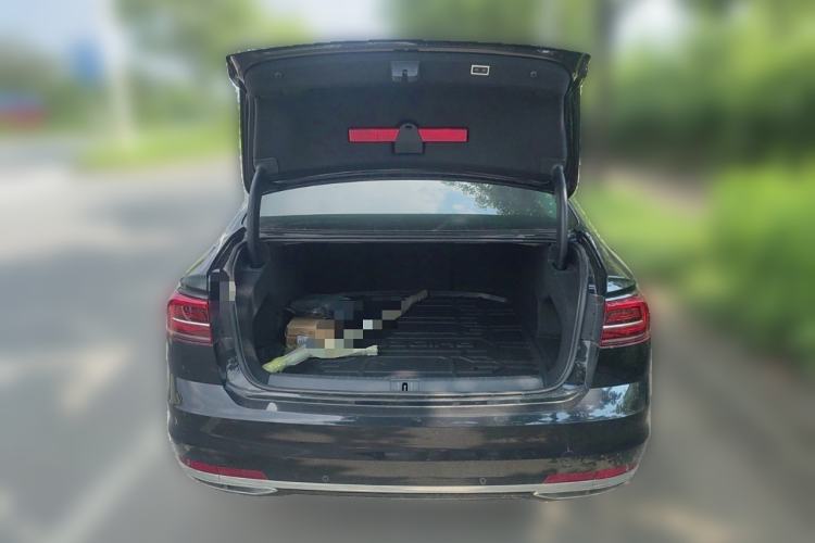Used Volkswagen Phideon 2021 380TSI Luxury Edition Trunk