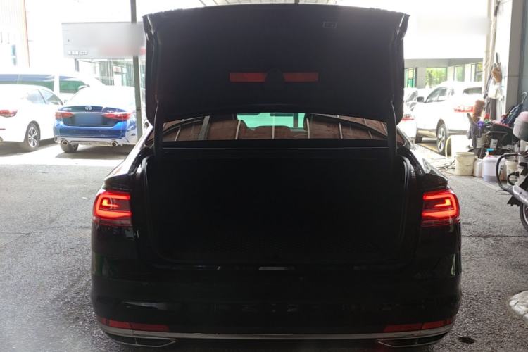 Used Volkswagen Phideon 2021 380TSI Luxury Edition Trunk
