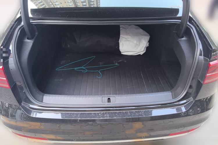 Used Volkswagen Phideon 2021 380TSI Luxury Edition Trunk