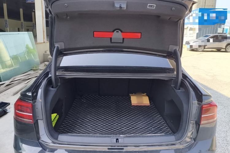Used Volkswagen Phideon 2021 380TSI Luxury Edition Trunk