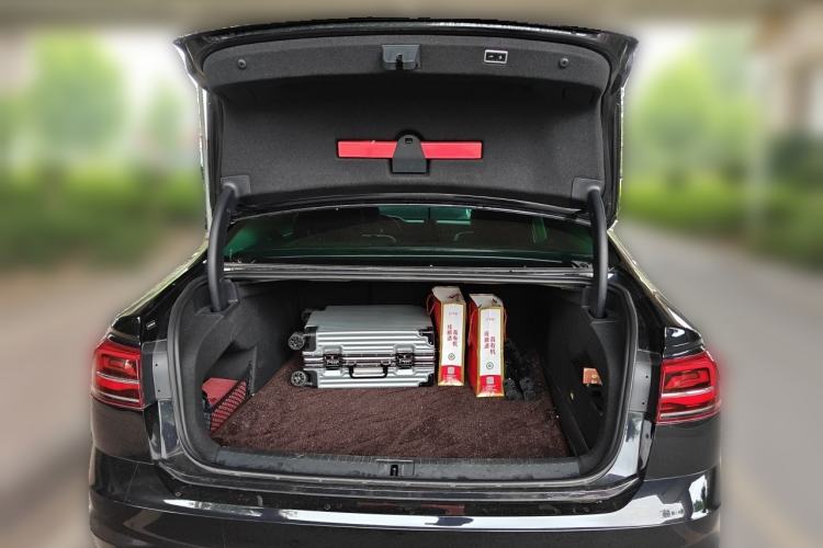 Used Volkswagen Phideon 2021 380TSI Luxury Edition Trunk