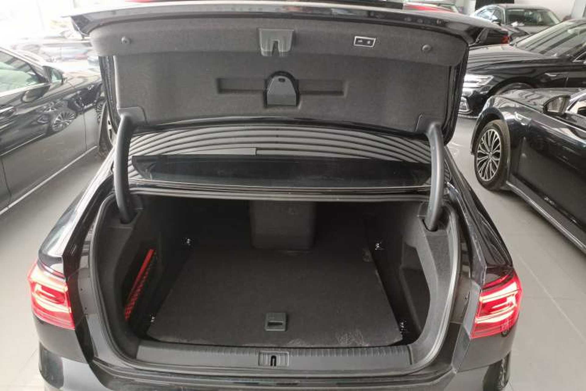 Used Volkswagen Phideon 2021 380TSI Prestige Edition Trunk