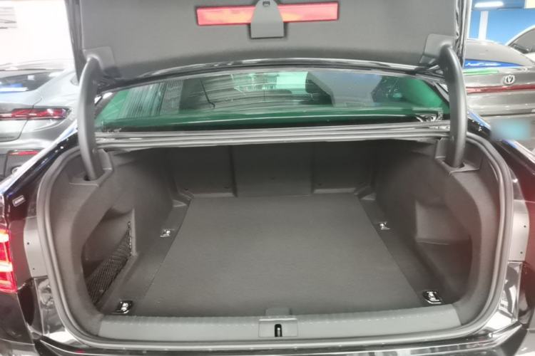 Used Volkswagen Phideon 2021 380TSI Luxury Edition Trunk