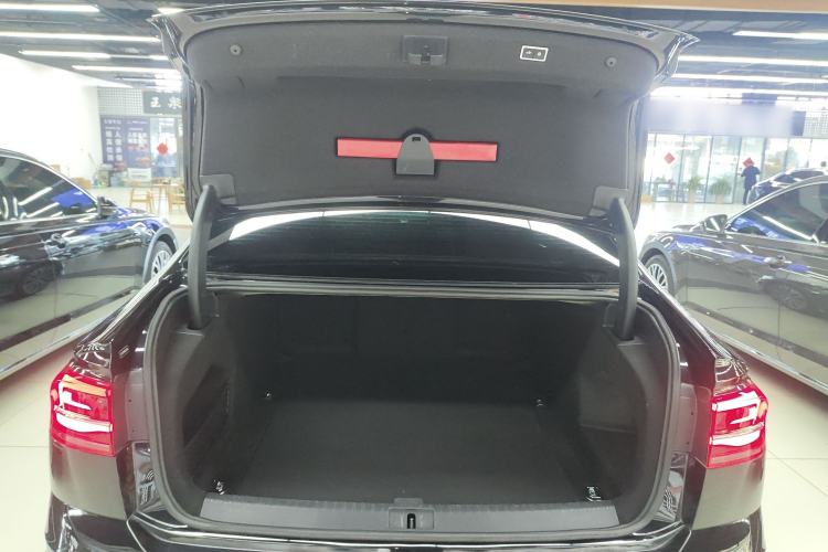 Used Volkswagen Phideon 2021 380TSI Luxury Edition Trunk