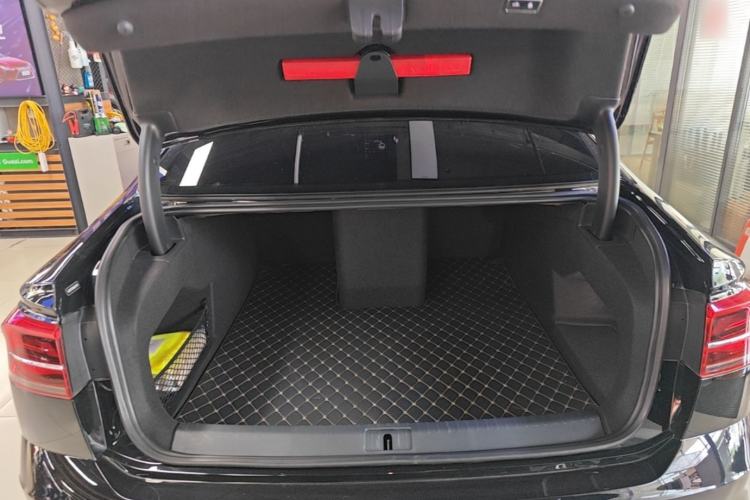 Used Volkswagen Phideon 2021 380TSI Prestige Edition Trunk