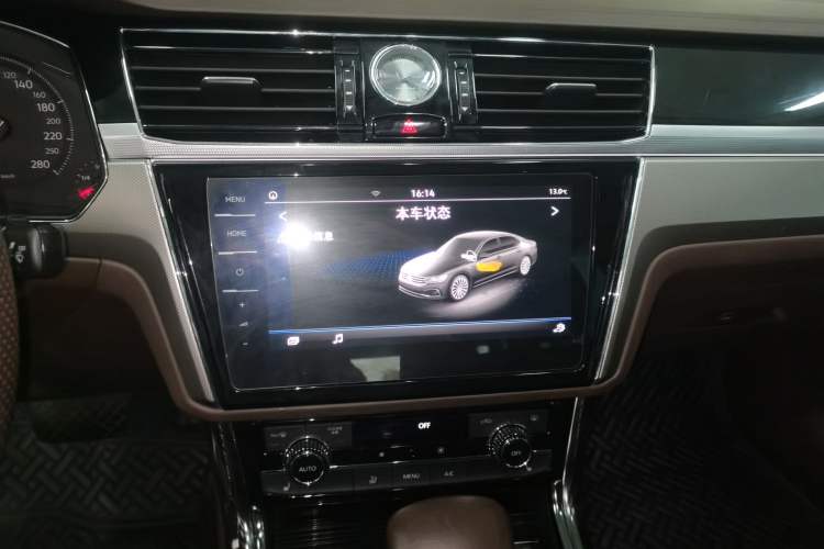 Used Volkswagen Phideon 2021 380TSI Luxury Edition Audio And AC Panel