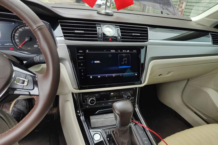 Used Volkswagen Phideon 2021 380TSI Luxury Edition Audio And AC Panel