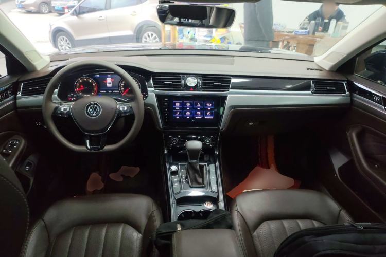Used Volkswagen Phideon 2021 380TSI Luxury Edition Center Console