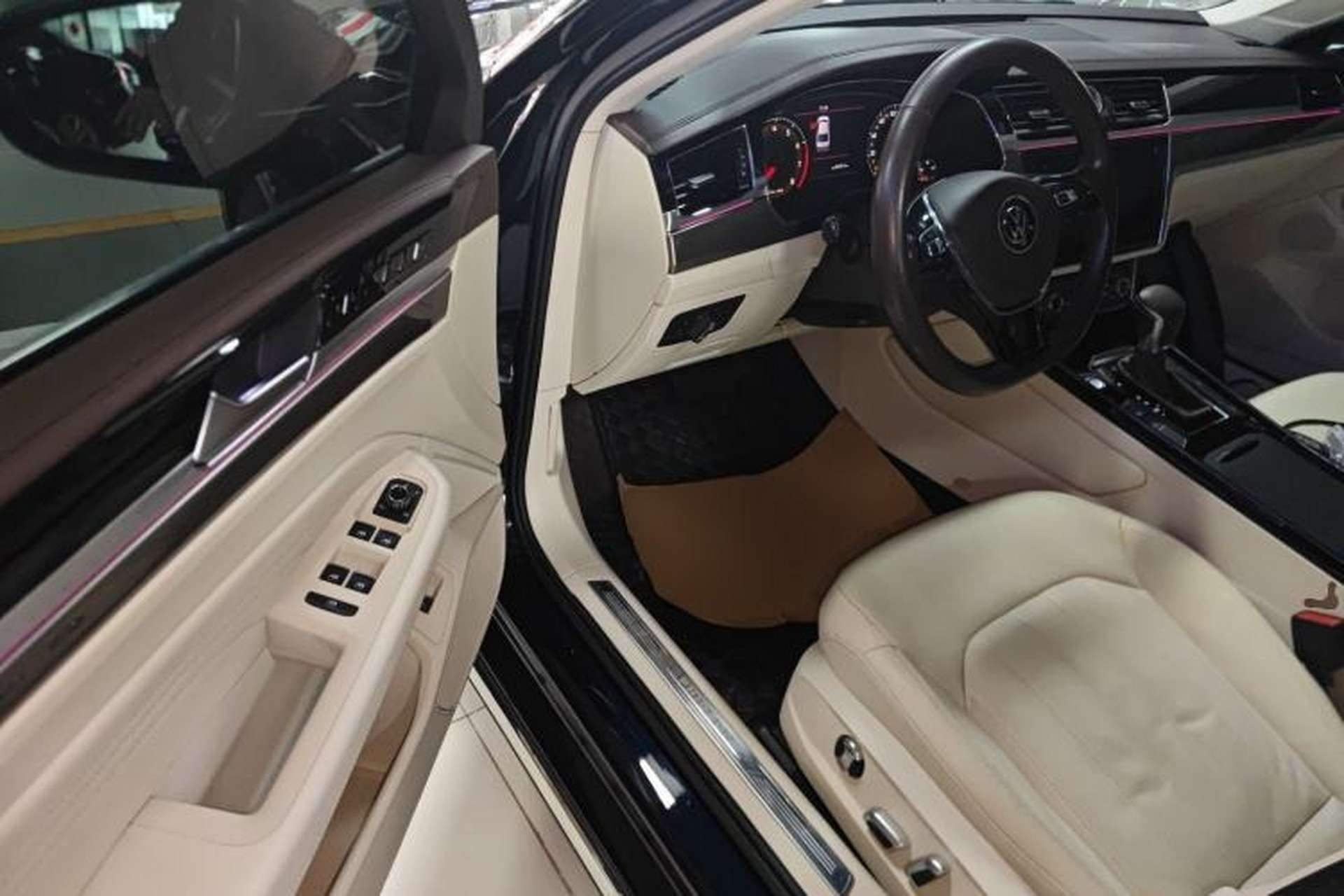 Used Volkswagen Phideon 2021 380TSI Luxury Edition Driver Seat