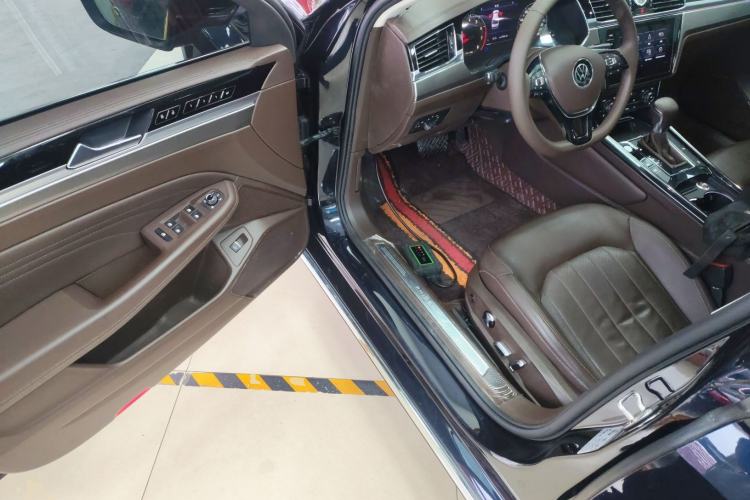 Used Volkswagen Phideon 2021 380TSI Luxury Edition Driver Seat