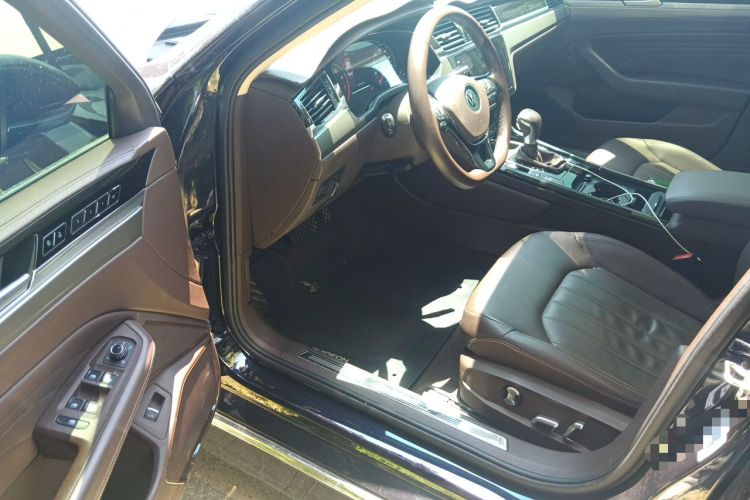 Used Volkswagen Phideon 2021 380TSI Luxury Edition Driver Seat