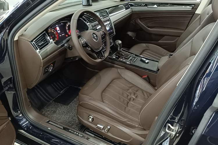 Used Volkswagen Phideon 2021 380TSI Luxury Edition Driver Seat
