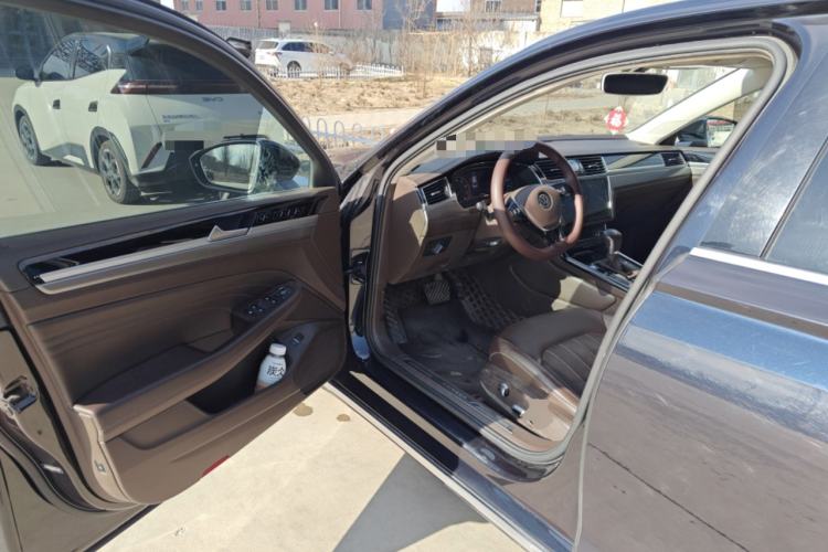 Used Volkswagen Phideon 2021 380TSI Luxury Edition Driver Seat