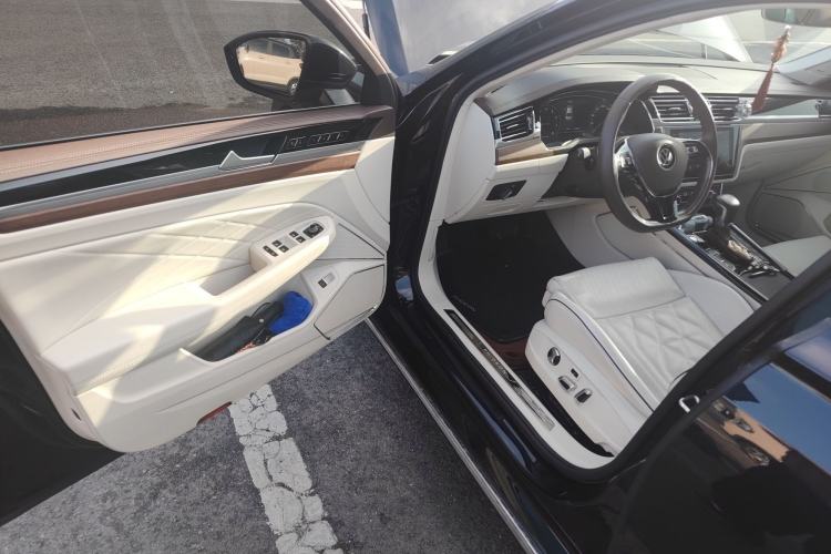 Used Volkswagen Phideon 2021 380TSI Prestige Edition Driver Seat