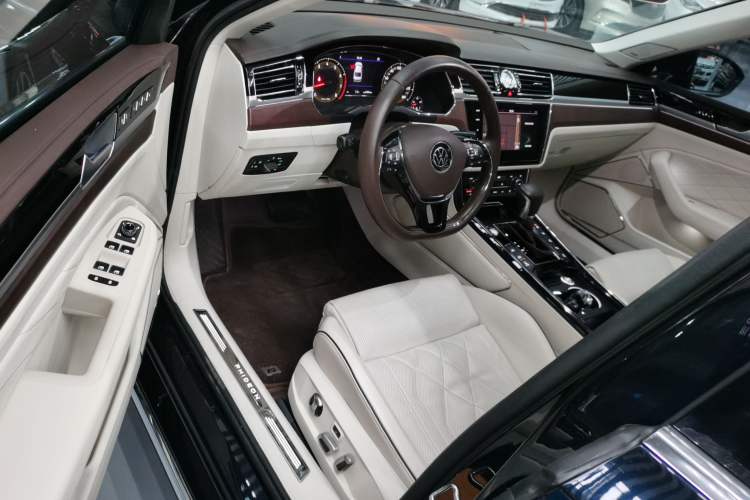 Used Volkswagen Phideon 2021 380TSI Prestige Edition Driver Seat