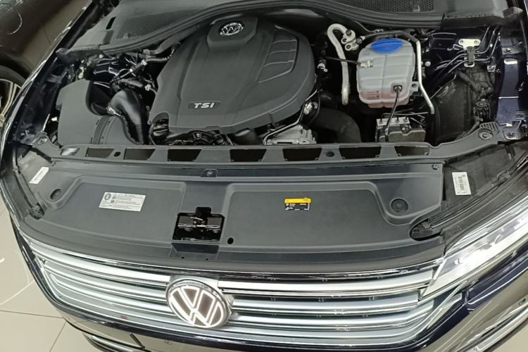 Used Volkswagen Phideon 2021 380TSI Luxury Edition Engine Bay