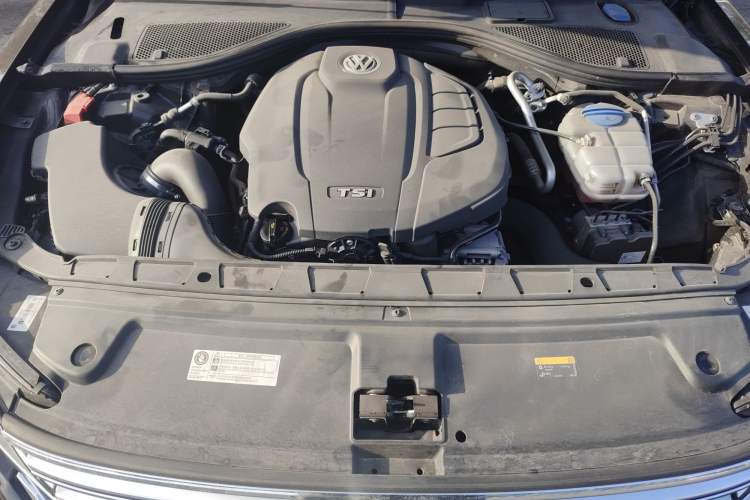Used Volkswagen Phideon 2021 380TSI Prestige Edition Engine Bay