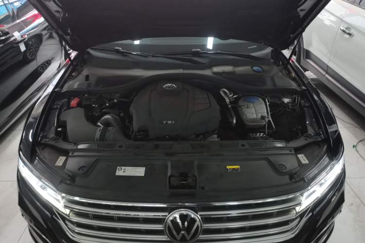 Used Volkswagen Phideon 2021 380TSI Luxury Edition Engine Bay