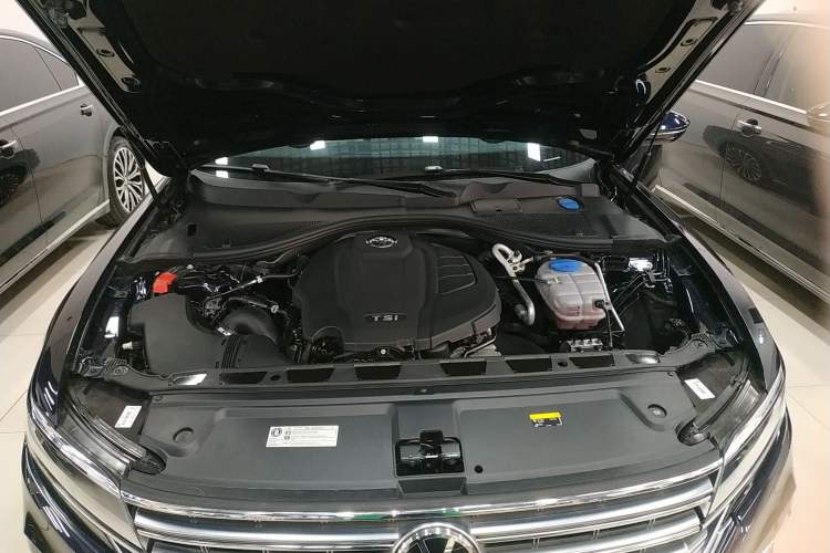 Used Volkswagen Phideon 2021 380TSI Prestige Edition Engine Bay
