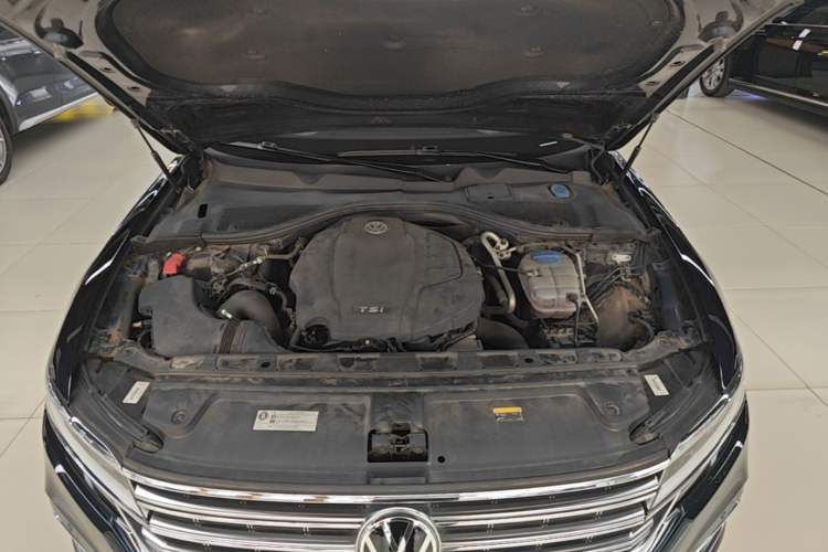 Used Volkswagen Phideon 2021 380TSI Luxury Edition Engine Bay