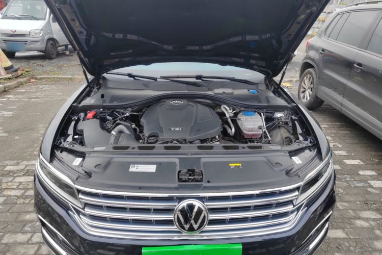 Used Volkswagen Phideon 2021 380TSI Prestige Edition Engine Bay