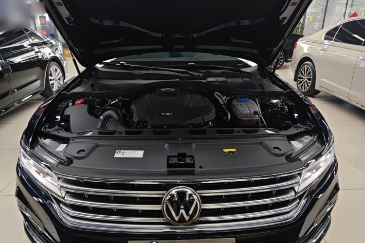 Used Volkswagen Phideon 2021 380TSI Prestige Edition Engine Bay