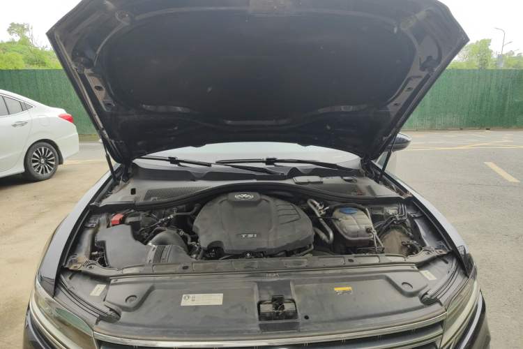 Used Volkswagen Phideon 2021 380TSI Luxury Edition Engine Bay