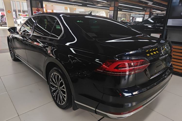 Used Volkswagen Phideon 2021 380TSI Luxury Edition Exterior 2