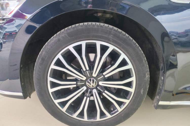Used Volkswagen Phideon 2021 380TSI Luxury Edition Exterior 4