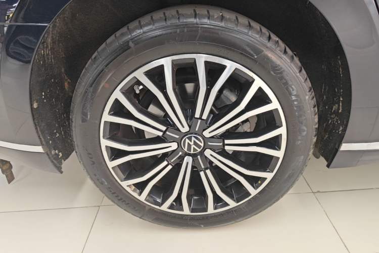 Used Volkswagen Phideon 2021 380TSI Luxury Edition Exterior 5