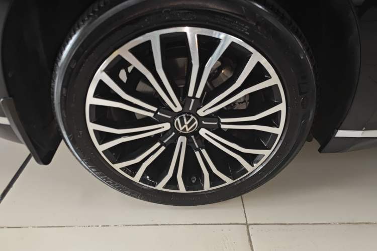 Used Volkswagen Phideon 2021 380TSI Luxury Edition Exterior 5