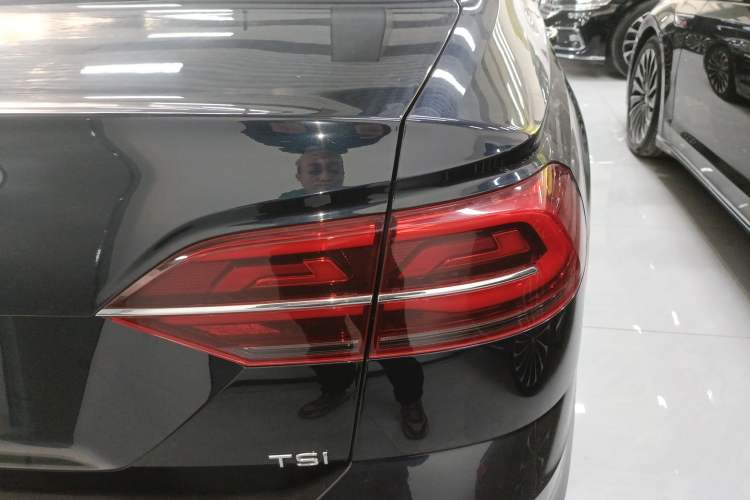 Used Volkswagen Phideon 2021 380TSI Prestige Edition Exterior 6