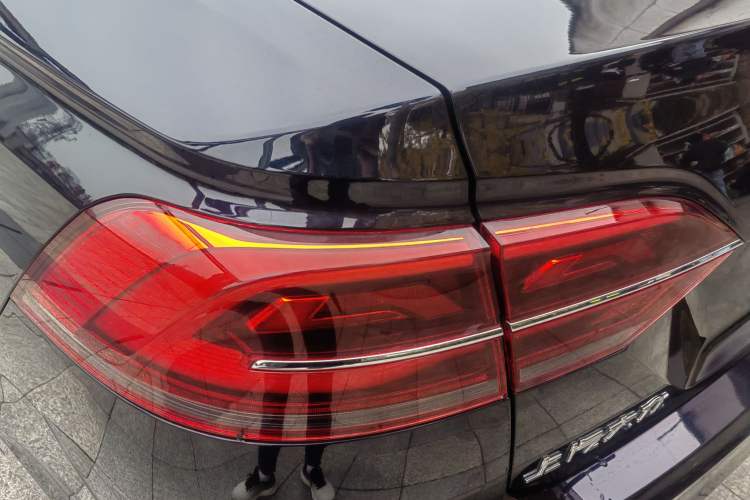 Used Volkswagen Phideon 2021 380TSI Luxury Edition Exterior 9
