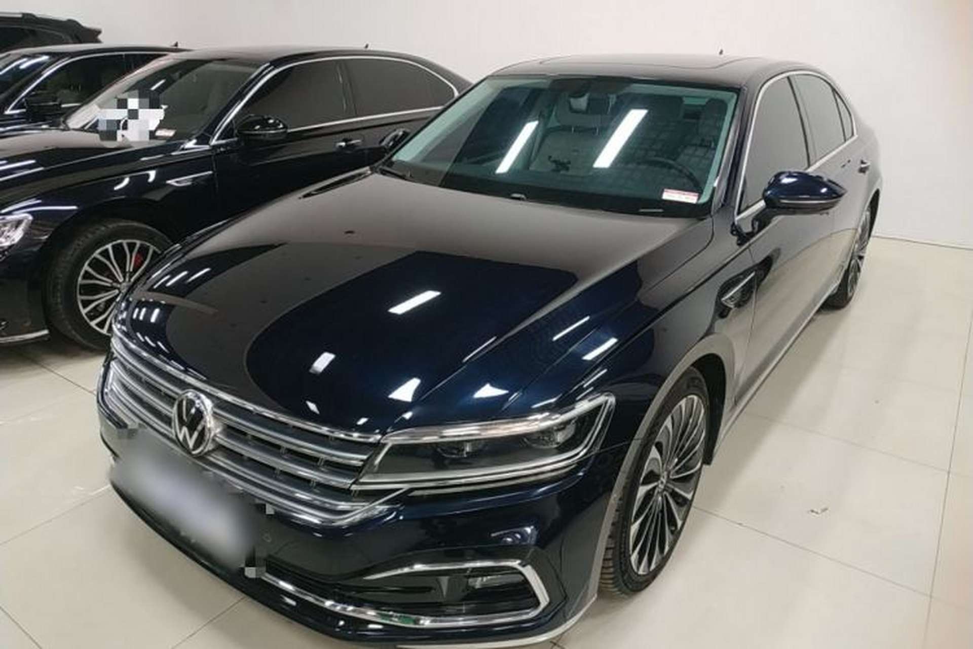 Used Volkswagen Phideon 2021 380TSI Prestige Edition Front Left 45 Deg