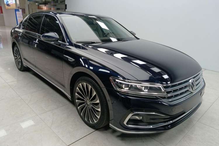 Used Volkswagen Phideon 2021 380TSI Prestige Edition Front Right 45 Deg