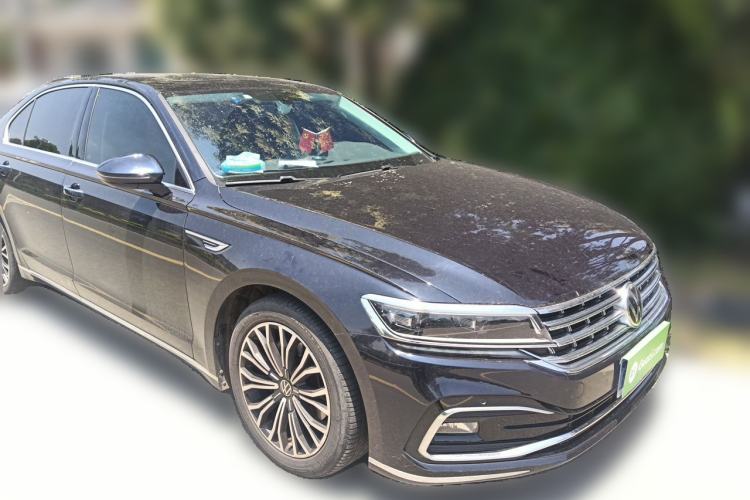 Used Volkswagen Phideon 2021 380TSI Luxury Edition Front Right 45 Deg