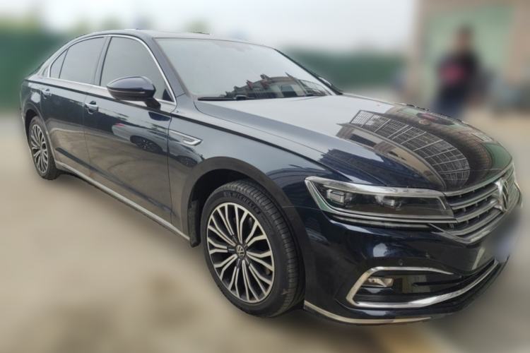 Used Volkswagen Phideon 2021 380TSI Luxury Edition Front Right 45 Deg