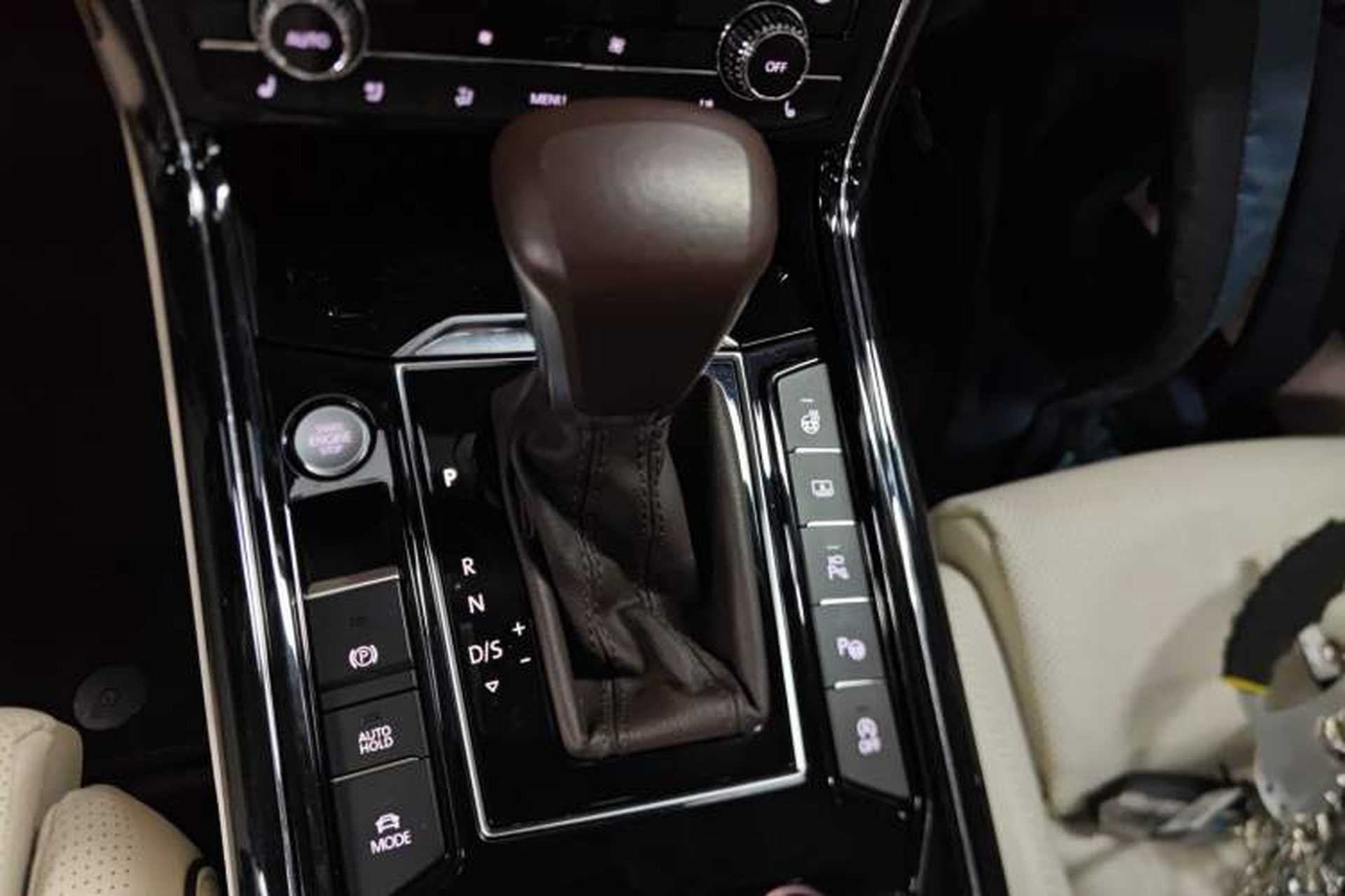 Used Volkswagen Phideon 2021 380TSI Prestige Edition Gear Lever