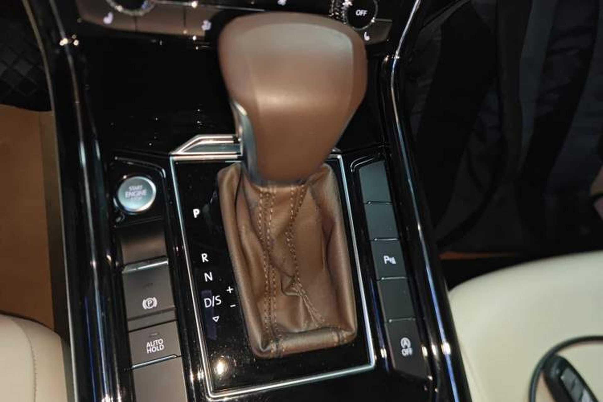 Used Volkswagen Phideon 2021 380TSI Luxury Edition Gear Lever