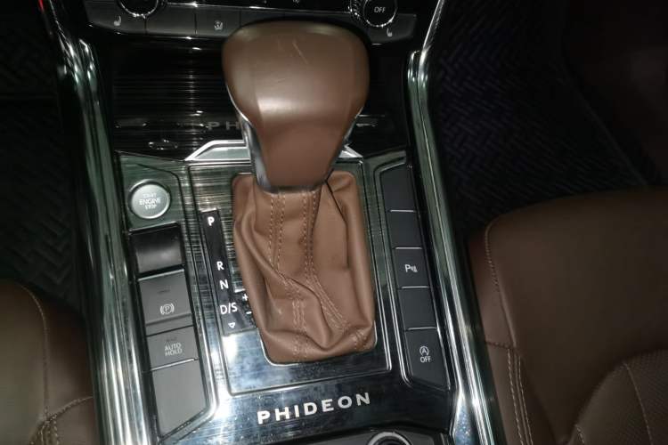 Used Volkswagen Phideon 2021 380TSI Luxury Edition Gear Lever