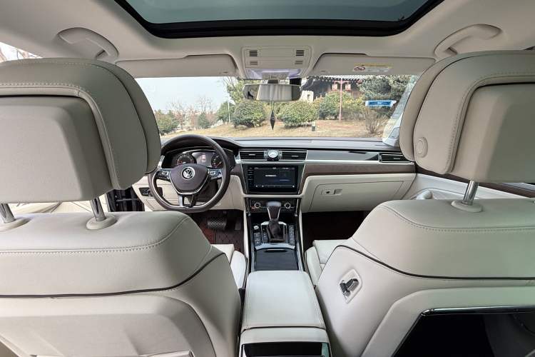 Used Volkswagen Phideon 2021 380TSI Prestige Edition Interior 1