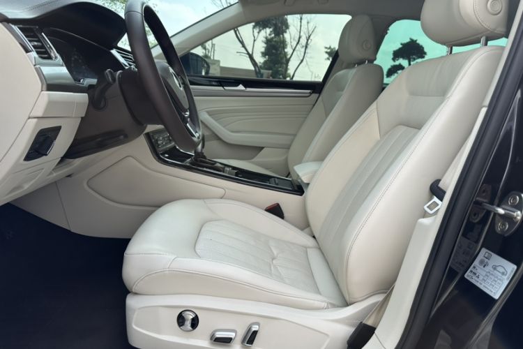 Used Volkswagen Phideon 2021 380TSI Luxury Edition Interior 10