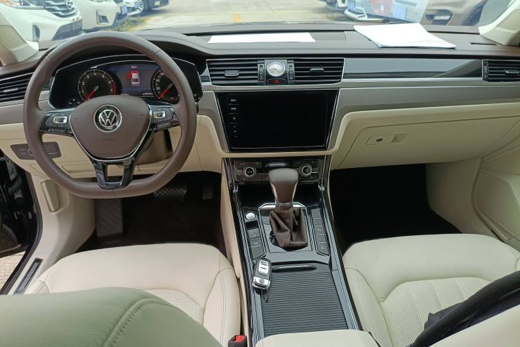 Used Volkswagen Phideon 2021 380TSI Luxury Edition Interior 2
