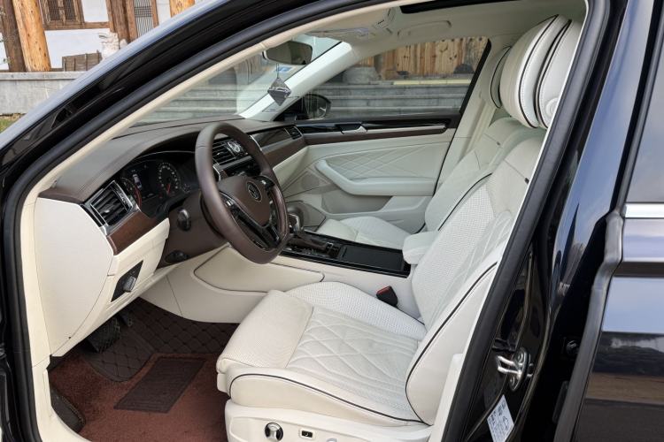 Used Volkswagen Phideon 2021 380TSI Prestige Edition Interior 2