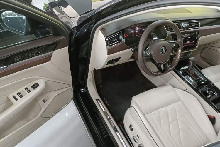 Used Volkswagen Phideon 2021 380TSI Prestige Edition Interior 3
