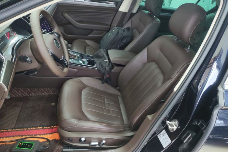 Used Volkswagen Phideon 2021 380TSI Luxury Edition Left Front Seat