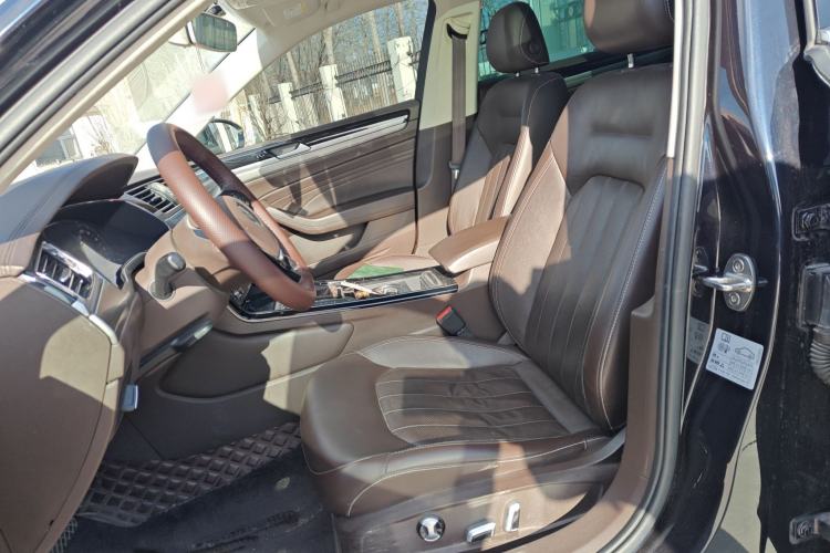 Used Volkswagen Phideon 2021 380TSI Luxury Edition Left Front Seat