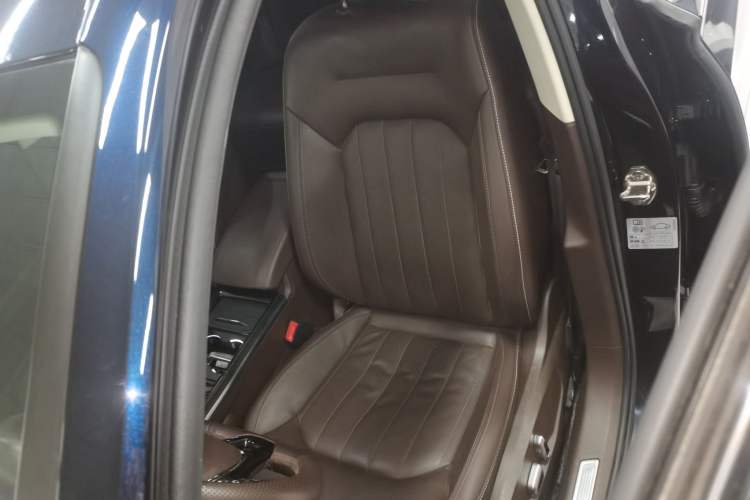 Used Volkswagen Phideon 2021 380TSI Luxury Edition Left Front Seat