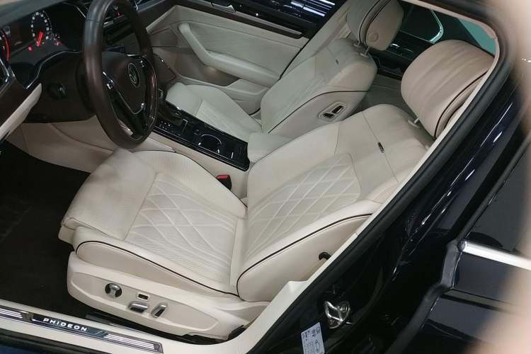 Used Volkswagen Phideon 2021 380TSI Prestige Edition Left Front Seat